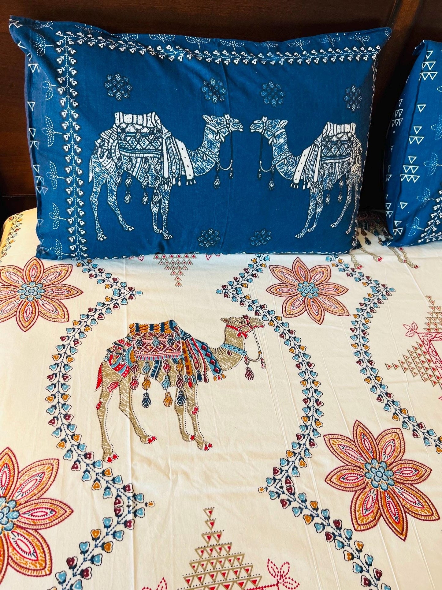 Handmade Camel Themed Cotton Flat Bedspread with Pillow Covers – Boho Style Bedding, Queen Size, Traditional Desert Print, Perfect gift